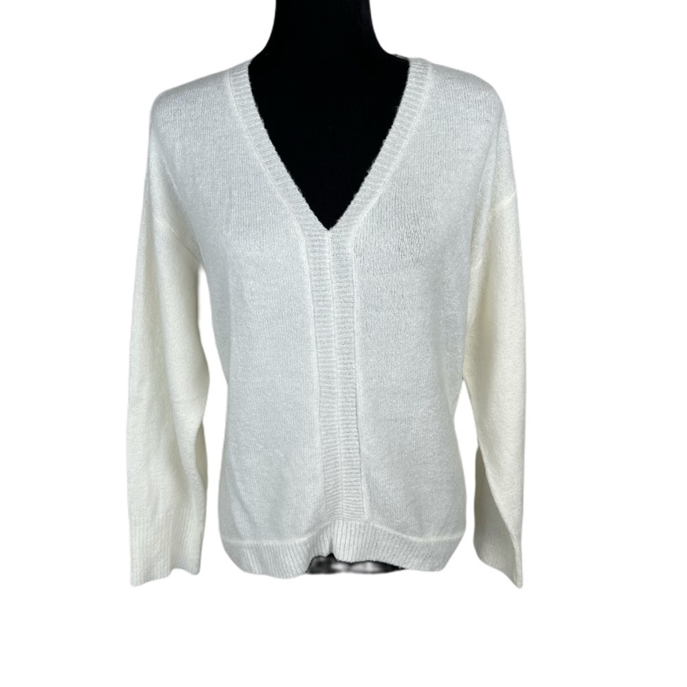 ✅ NWT Nicole Miller Ivory V-neck asymmetrical hem soft knit sweater size L